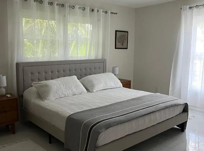 Great Location With Lake View